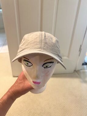 Light Tan Runners Baseball Cap